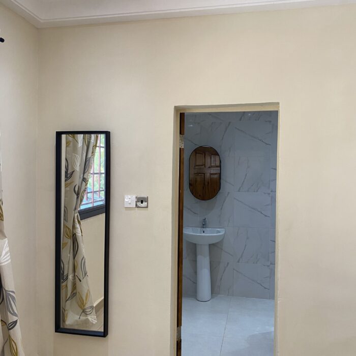 En-suite entrance